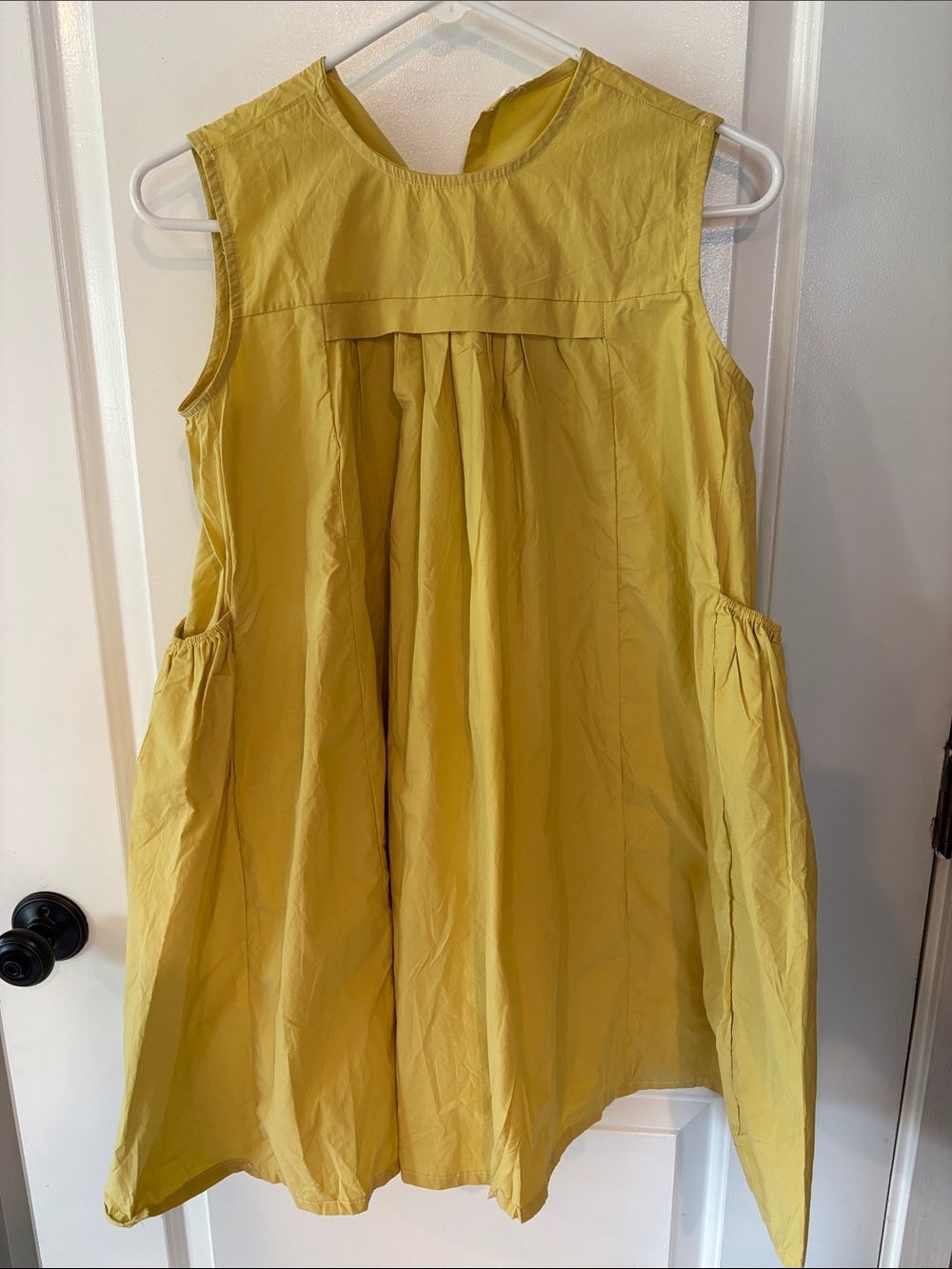 Beautiful Girls' Sleeveless Pleated Dress w/ Side Pockets, Bright and Fun - NWT
